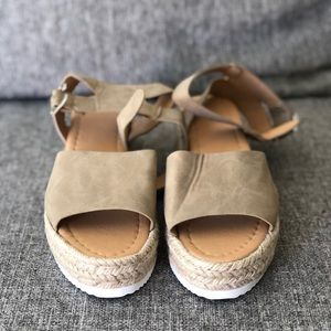 Brand new, never been worn. Size 7